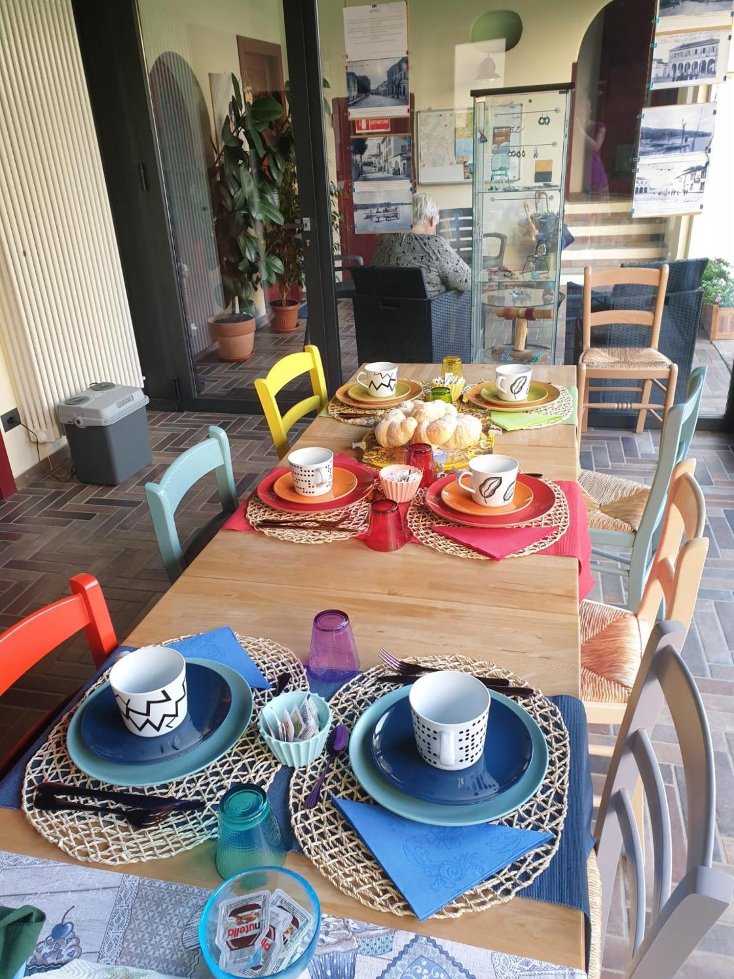 Le Tre Arti Bed & Breakfast Gavirate Dış mekan fotoğraf